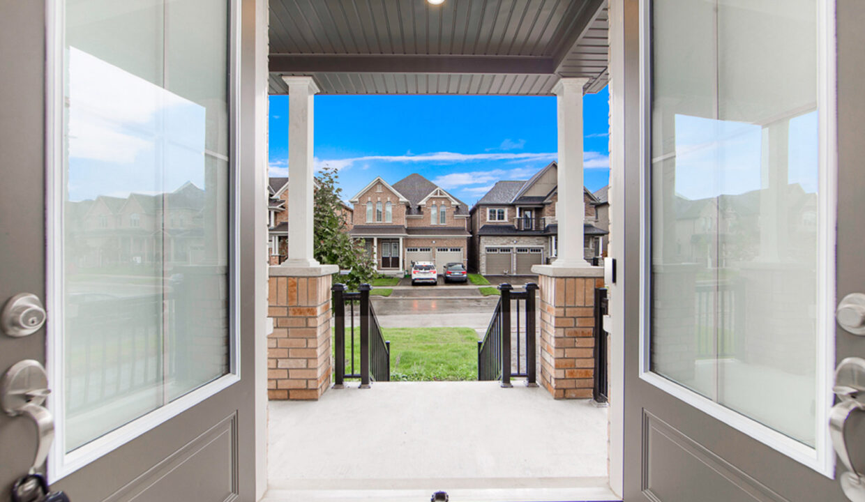 20 Olerud Drive Whitby - SJ-MLS_002